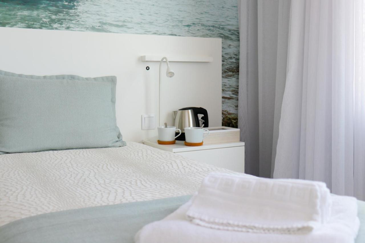 Golden Beach Guest House & Rooftop Bar Distrito de Distrito de Faro Exterior foto